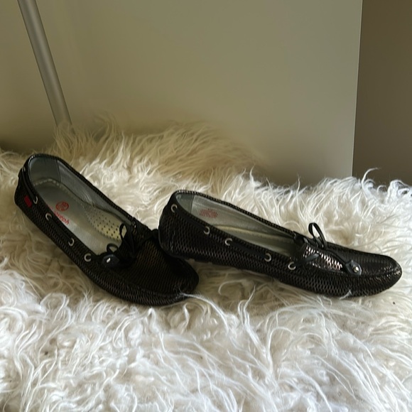 Embossed, snake leather black driver moccasin by MARC JOSEPH Size 6.5 - Picture 1 of 9